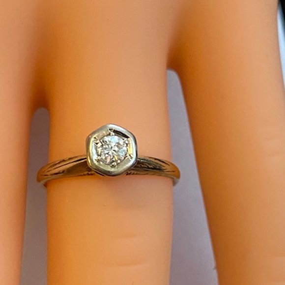 Solid 14K Yellow Gold Diamond Ring Sz 7.5 w/ White Gold Accents - Picture 8 of 8